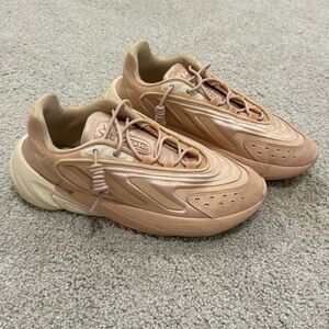 Adidas Ozelia Sneaker